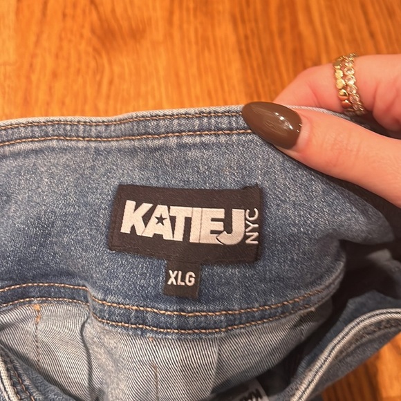 Katie J NYC Girl’s Denim Mini Skirt Size XL - Picture 4 of 5
